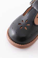 Load image into Gallery viewer, Black vintage appleseed mary jane shoes
