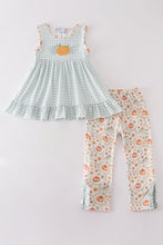 Load image into Gallery viewer, Green pumpkin print girl ruffle set
