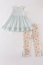 Load image into Gallery viewer, Green pumpkin print girl ruffle set
