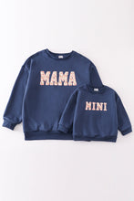 Load image into Gallery viewer, Navy MAMA&amp;MINI applique fleece mom&amp;me sweatshirt
