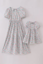 Load image into Gallery viewer, Floral print mom&amp;me dress
