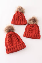 Load image into Gallery viewer, Caramel pompom  cable beanie
