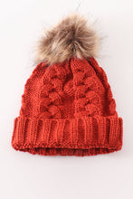 Load image into Gallery viewer, Caramel pompom  cable beanie
