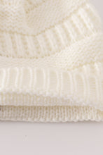 Load image into Gallery viewer, Ivory pompom cable beanie
