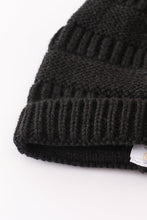 Load image into Gallery viewer, Black pompom cable beanie
