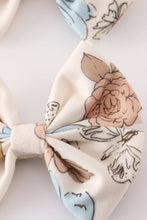 Load image into Gallery viewer, Floral print 2pc hair bow
