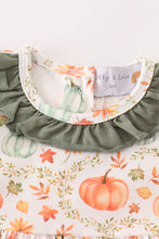 Load image into Gallery viewer, Green pumpkin ruffle baby set
