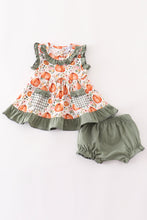 Load image into Gallery viewer, Green pumpkin ruffle baby set
