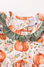 Load image into Gallery viewer, Green pumpkin ruffle baby set
