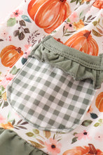 Load image into Gallery viewer, Green pumpkin ruffle baby set
