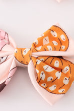 Load image into Gallery viewer, Pink pumpkin piggie hair bow
