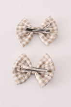 Load image into Gallery viewer, Khaki gingham piggie hair bow
