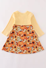 Load image into Gallery viewer, Beige velvet pumpkin dress
