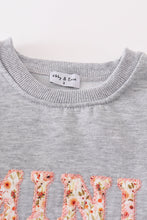 Load image into Gallery viewer, Gray MAMA&amp;MINI applique fleece mom&amp;me sweatshirt
