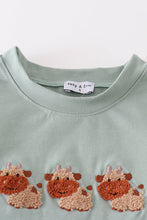 Load image into Gallery viewer, Green farm cow french knot boy set
