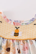 Load image into Gallery viewer, Yellow bee embroidery girl bubble
