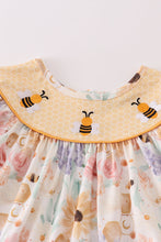 Load image into Gallery viewer, Yellow bee embroidery girl set
