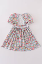 Load image into Gallery viewer, Green daisy print mom&amp;me dress
