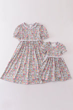 Load image into Gallery viewer, Green daisy print mom&amp;me dress
