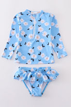 Load image into Gallery viewer, Blue daisy print 2pc girl swimsuit UPF50+
