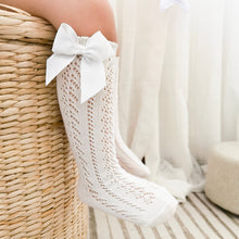 Load image into Gallery viewer, Lace cable bow knee high socks
